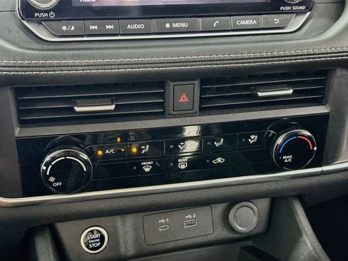 Used 2023 Nissan Rogue S image 16