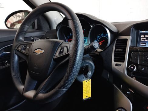 Used 2015 Chevrolet Cruze LT w/ Technology Package FWD image 27