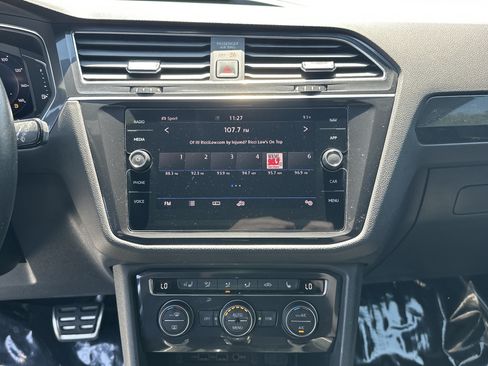 Used 2020 Volkswagen Tiguan SEL Premium R-Line AWD/4WD image 24