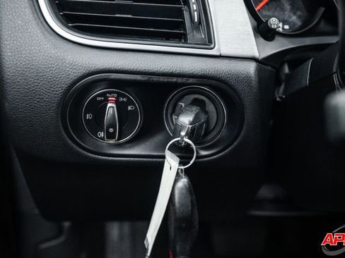 Used 2015 Porsche Macan Turbo image 62