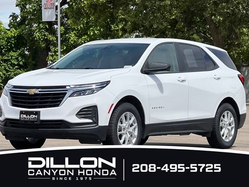 Used 2022 Chevrolet Equinox LS w/ LS Convenience Package AWD/4WD image 8