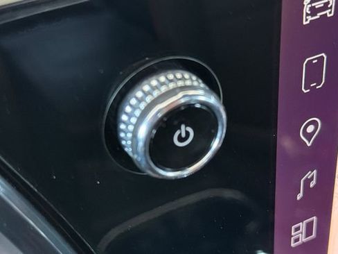 Used 2024 GMC Canyon AT4 w/ AT4 Premium Package image 32