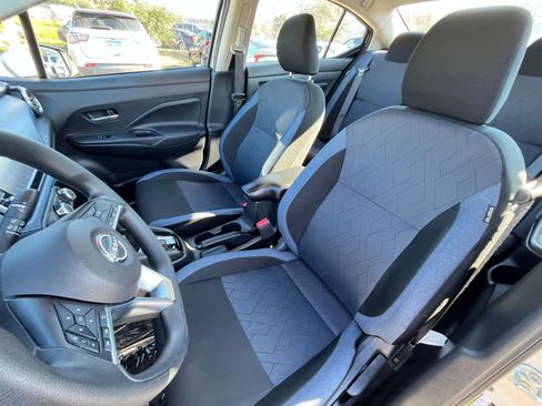 Used 2025 Nissan Versa SV image 34