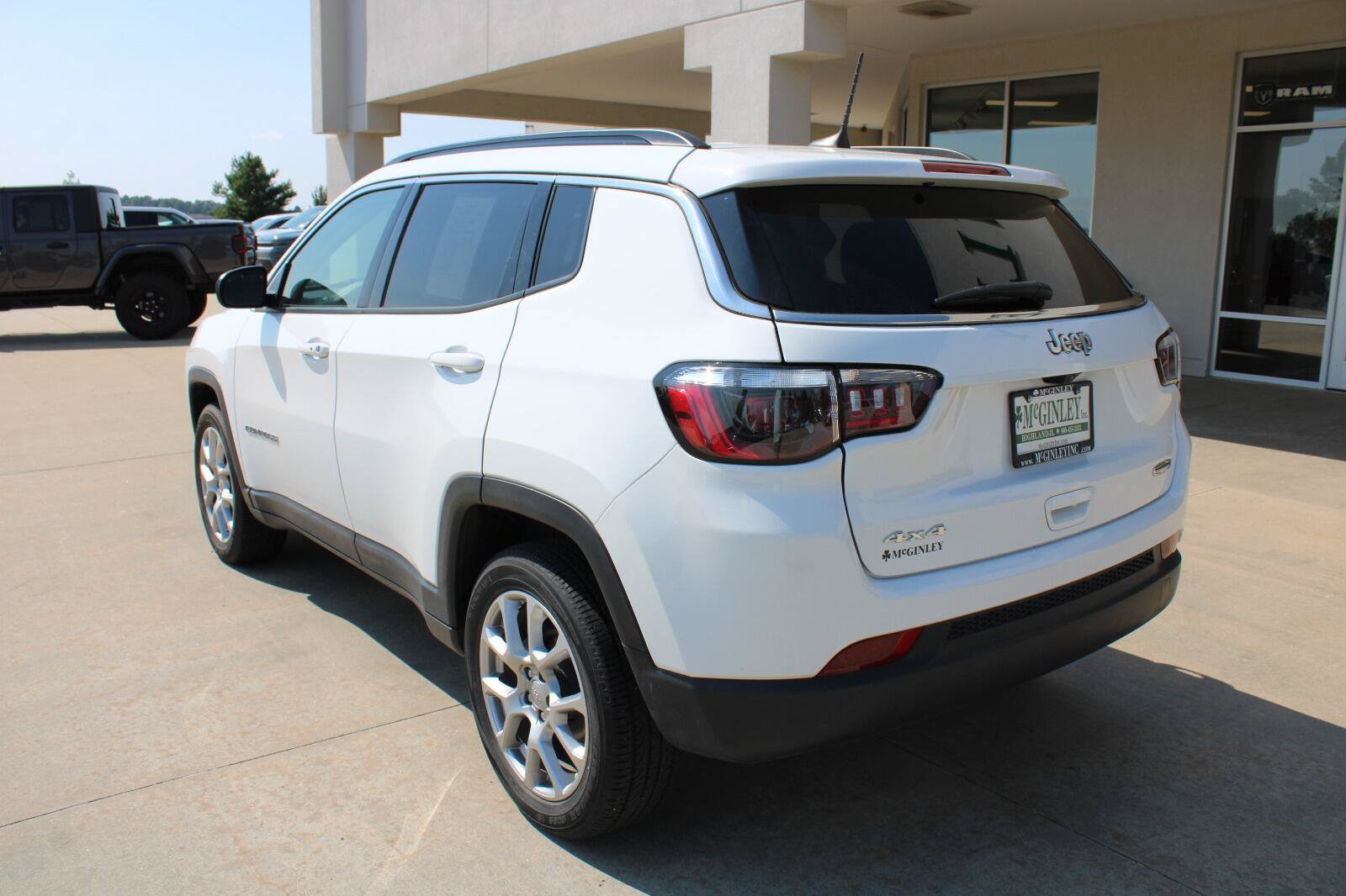 Used 2022 Jeep Compass Latitude AWD/4WD image 9
