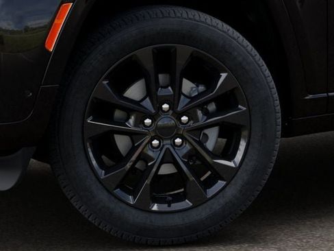 New 2026 Jeep Grand Cherokee L Limited image 8