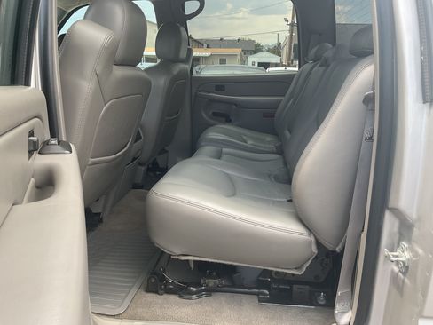Used 2006 Chevrolet Silverado 3500 LT w/ Heavy-Duty Power Package RWD image 10