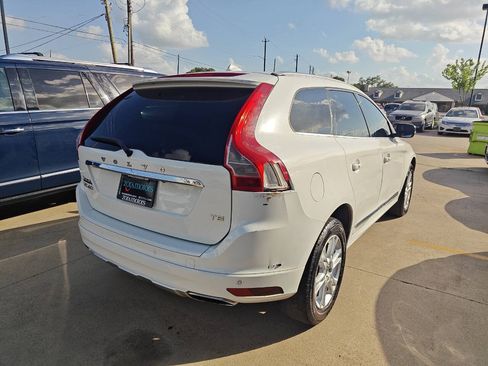 Used 2015 Volvo XC60 T5 Premier w/ Proximity Package FWD image 5