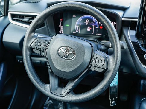 Used 2026 Toyota Corolla LE FWD image 13