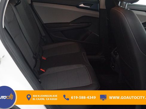 Used 2024 Volkswagen Taos SE FWD image 13