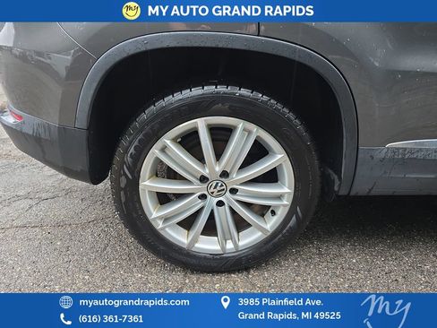 Used 2013 Volkswagen Tiguan S FWD image 32