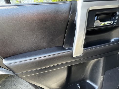 Used 2016 Toyota 4Runner SR5 Premium image 30