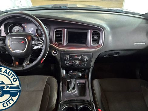 Used 2018 Dodge Charger SXT RWD image 23