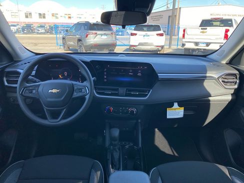 Used 2026 Chevrolet TrailBlazer LS w/ LS Convenience Package image 3