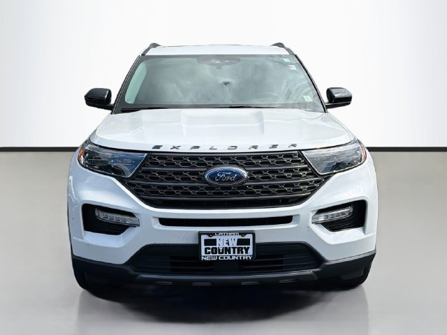 Used 2023 Ford Explorer XLT w/ Equipment Group 202A AWD/4WD image 2