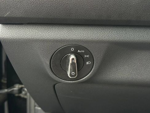 Used 2024 Volkswagen Jetta SE FWD image 7