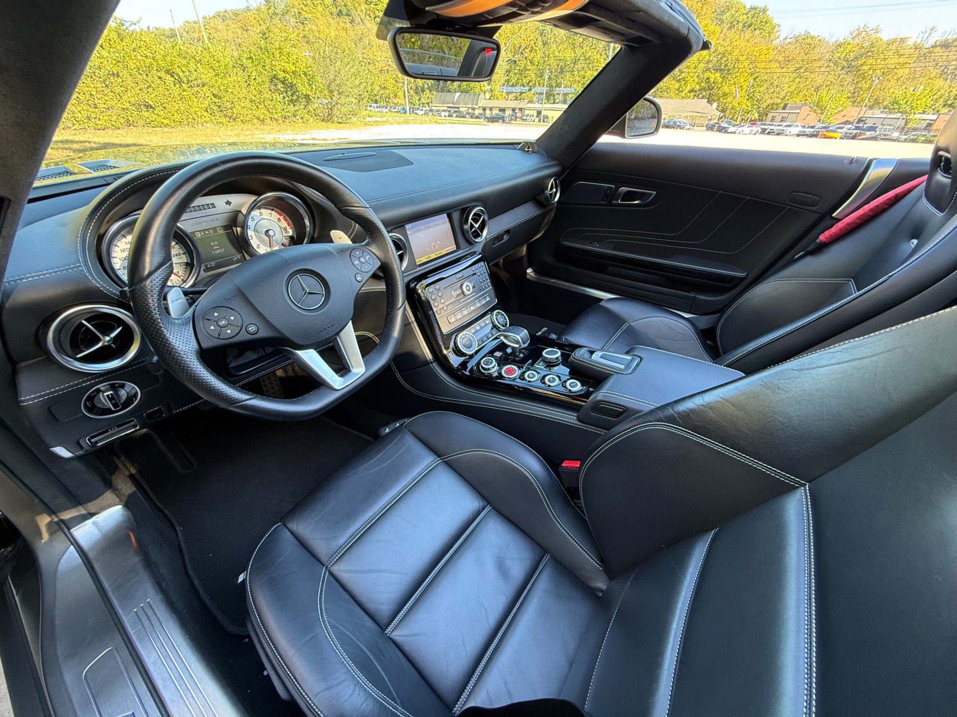 Used 2012 Mercedes-Benz SLS AMG Roadster image 23