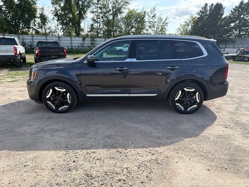 Used 2025 Kia Telluride S FWD image 5