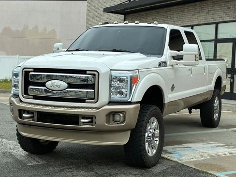 Used 2011 Ford F250 Lariat w/ Lariat Ultimate Pkg AWD/4WD image 1
