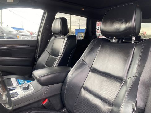 Used 2016 Jeep Grand Cherokee Overland w/ Advanced Technology Group image 9