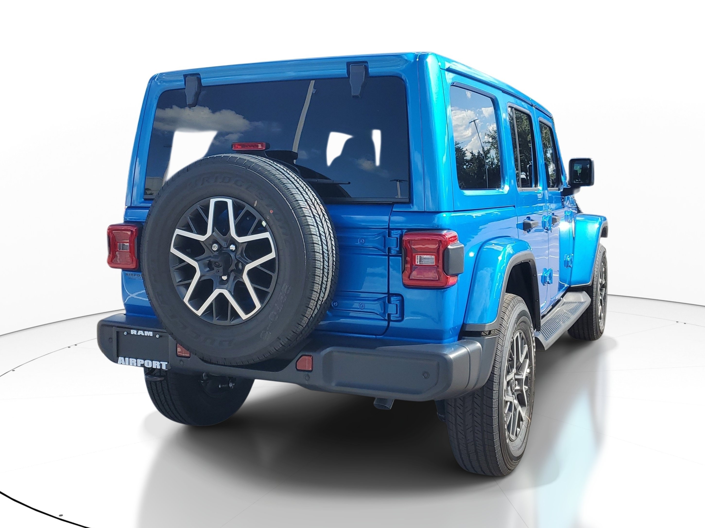 New 2027 Jeep Wrangler Unlimited Sahara AWD/4WD image 5