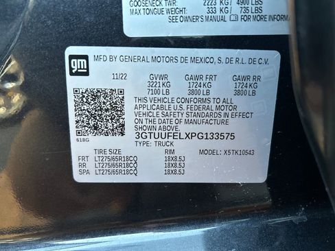 Used 2023 GMC Sierra 1500 AT4X image 32