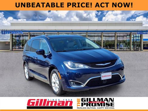 Used 2020 Chrysler Pacifica Touring-L Plus w/ Tire & Wheel Group FWD image 1