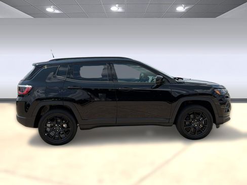 New 2026 Jeep Compass Latitude AWD/4WD image 8