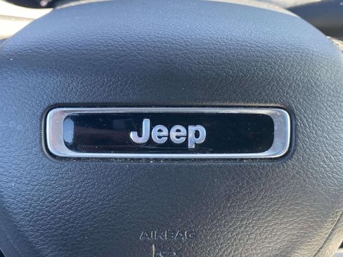 Used 2024 Jeep Compass Latitude image 25