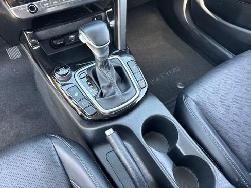Certified 2025 Kia Seltos EX FWD image 23