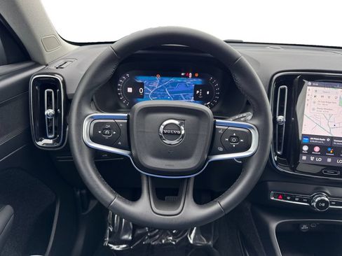 Used 2025 Volvo XC40 B5 Core AWD/4WD image 16