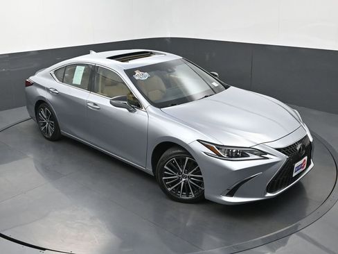 Used 2024 Lexus ES 350 w/ Premium Package image 34