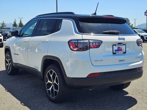 Certified 2025 Jeep Compass Limited AWD/4WD image 5