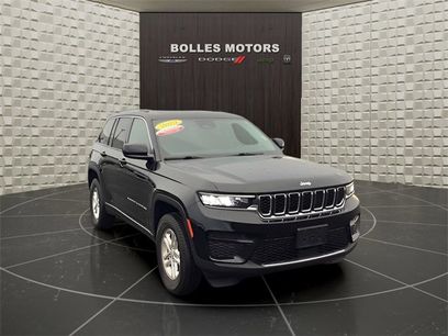 Used 2023 Jeep Grand Cherokee Laredo w/ Luxury Tech Group I