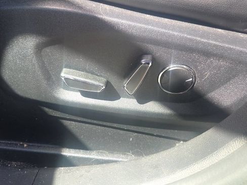 Used 2016 Ford Edge Titanium w/ Equipment Group 301A AWD/4WD image 26