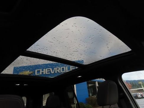 Used 2025 Chevrolet Traverse LT w/ Sun and Wheel Package AWD/4WD image 40