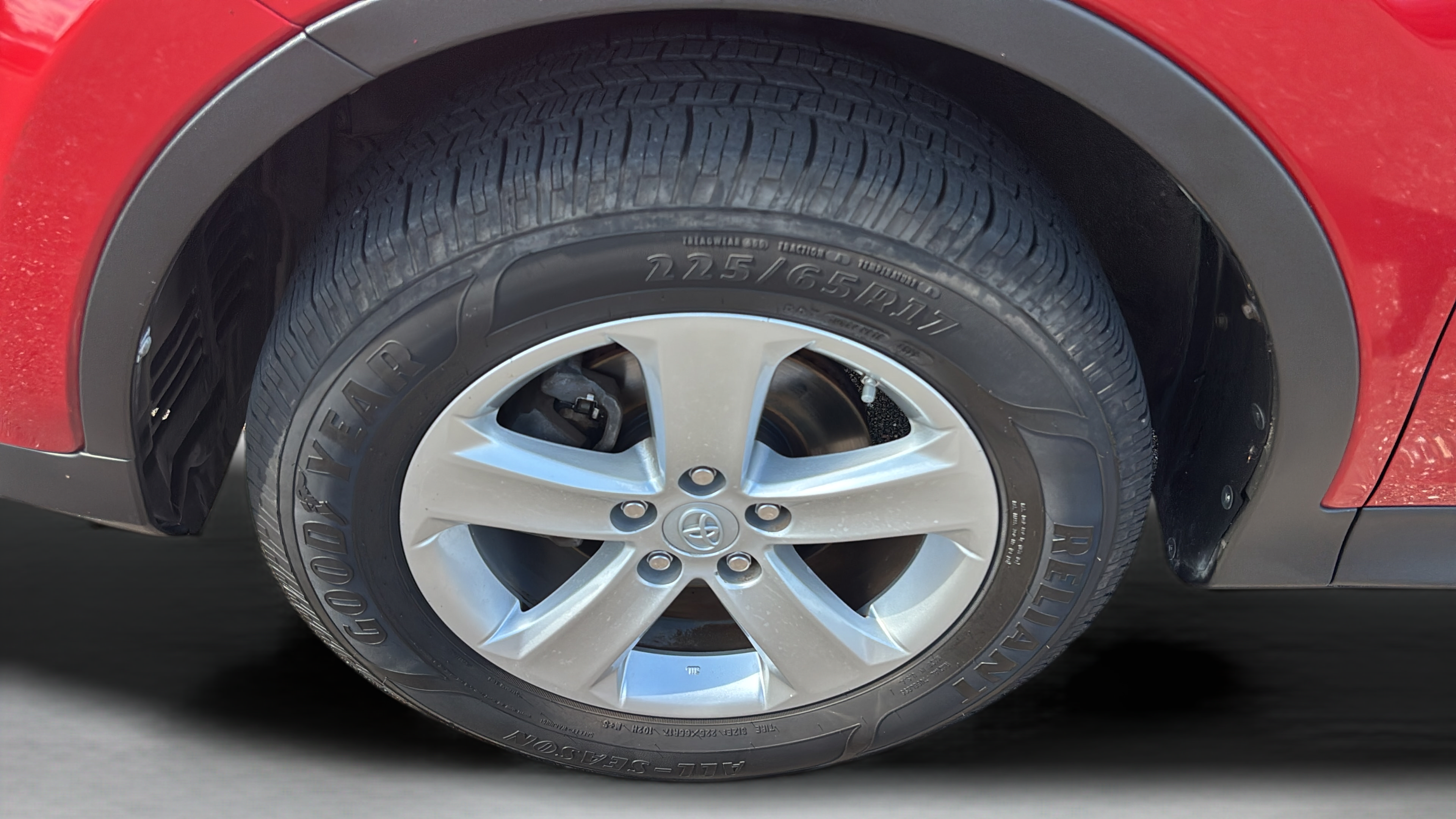 Used 2013 Toyota RAV4 XLE FWD image 17