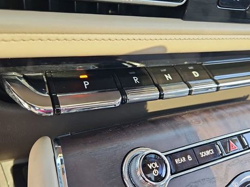 Used 2020 Lincoln Aviator Reserve w/ Equipment Group 201A image 22