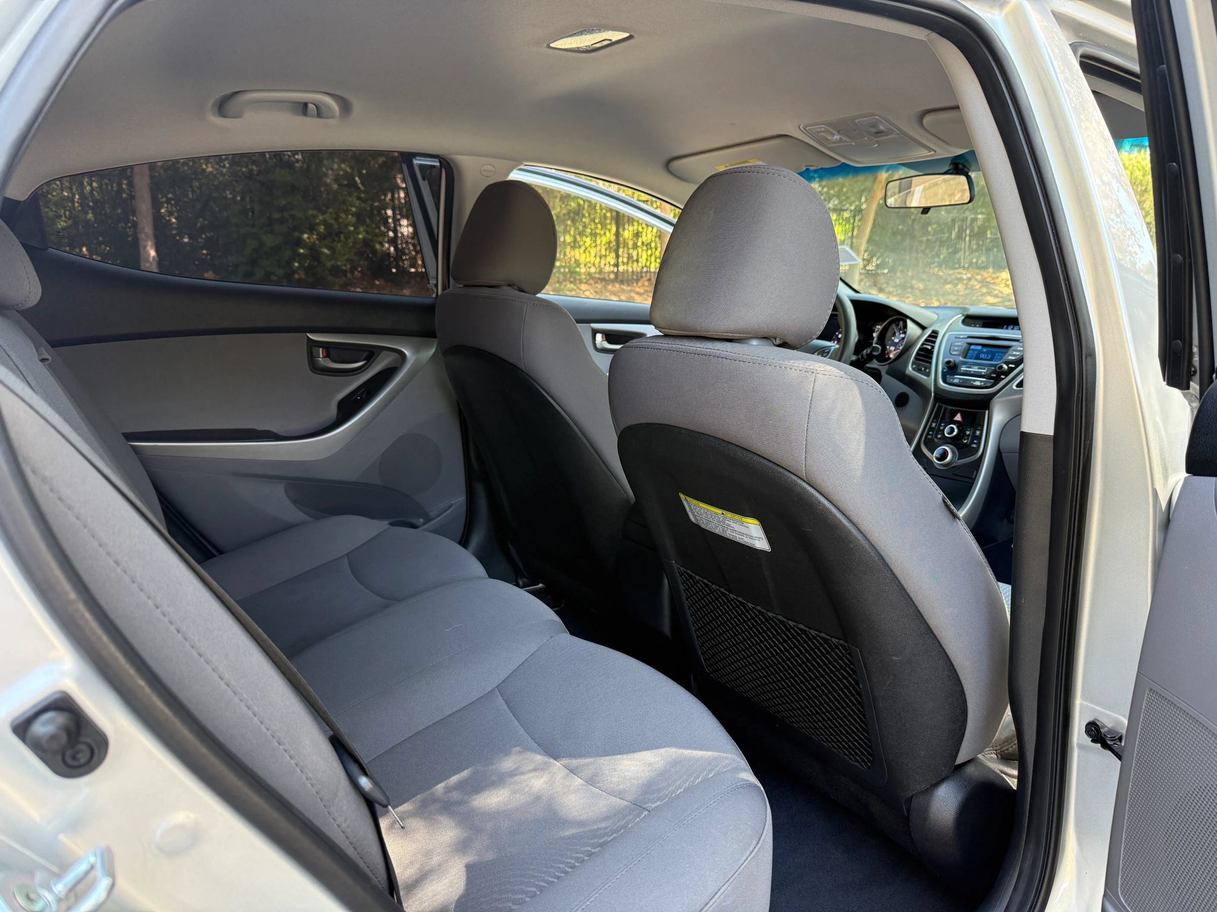 Used 2016 Hyundai Elantra SE FWD image 19