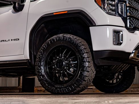 Used 2023 GMC Sierra 3500 Denali w/ Denali Ultimate Package image 17