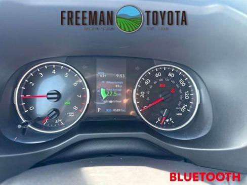 Used 2019 Toyota RAV4 XLE AWD/4WD image 8