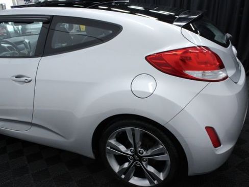 Used 2016 Hyundai Veloster w/ Option Group 02 image 8