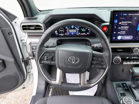 Certified 2024 Toyota Tacoma TRD Off-Road AWD/4WD image 38