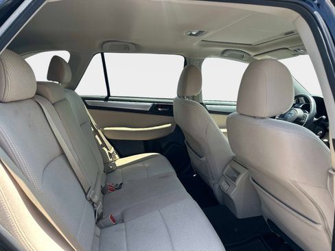 Used 2019 Subaru Outback 2.5i Premium w/ Popular Package #2 AWD/4WD image 8