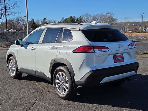 Certified 2022 Toyota Corolla Cross LE image 7