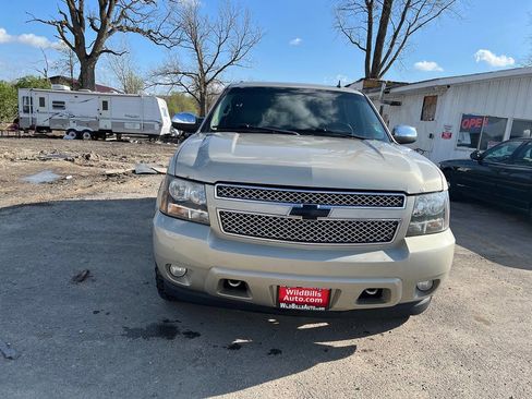 Used 2013 Chevrolet Suburban LT w/ All-Star Edition AWD/4WD image 2