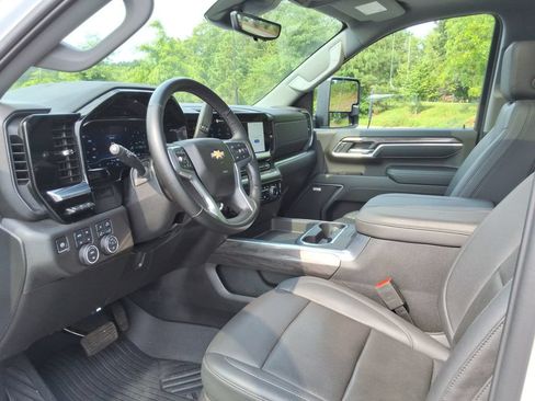 Certified 2025 Chevrolet Silverado 2500 LTZ w/ LTZ Plus Package AWD/4WD image 23