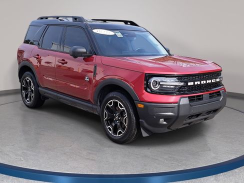 Used 2025 Ford Bronco Sport Outer Banks w/ Outer Banks Tech Package+ image 3