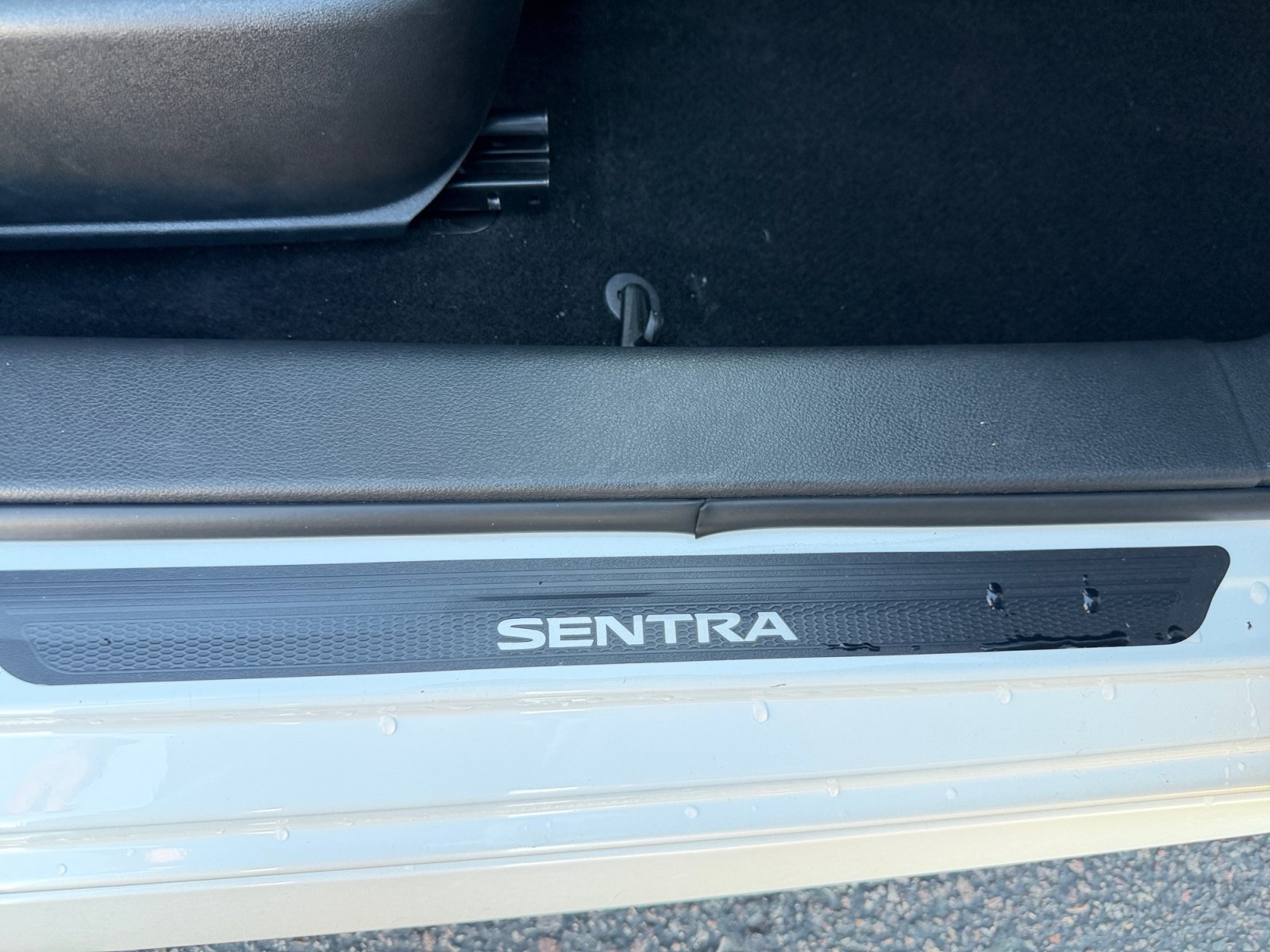 Used 2024 Nissan Sentra SR FWD image 31