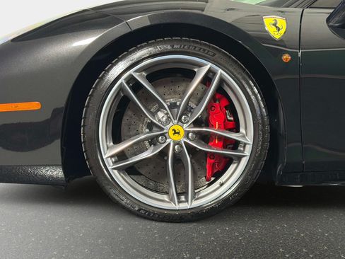 Used 2018 Ferrari 488 GTB RWD image 16