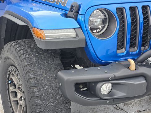 Used 2022 Jeep Wrangler Unlimited Rubicon w/ Xtreme Recon 35" Tire Package image 10